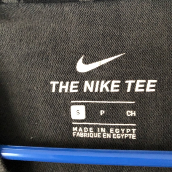 SOLD 2 for $20 GUC Men’s Nike T-shirt Sz: S - Picture 4 of 4